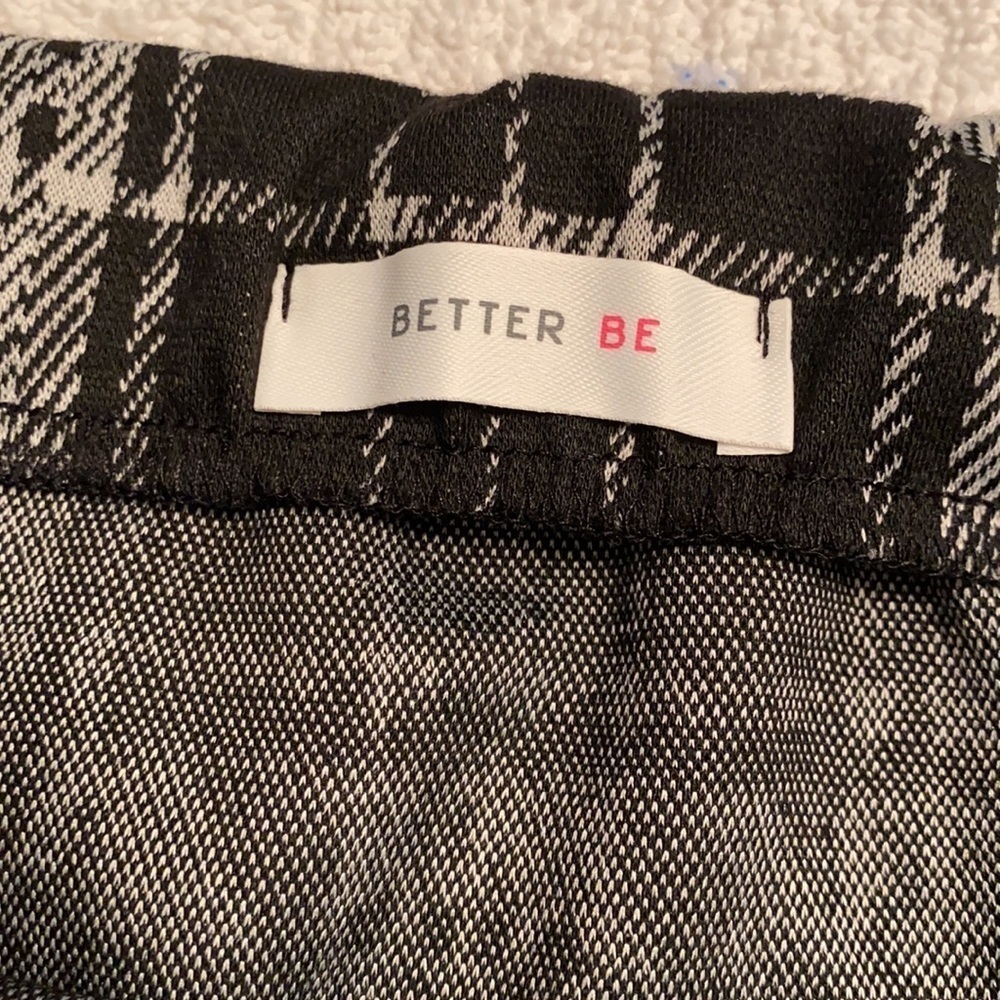 Better Be mini skirt split in front pull on elastic waist plaid size small NWOT - Picture 6 of 7